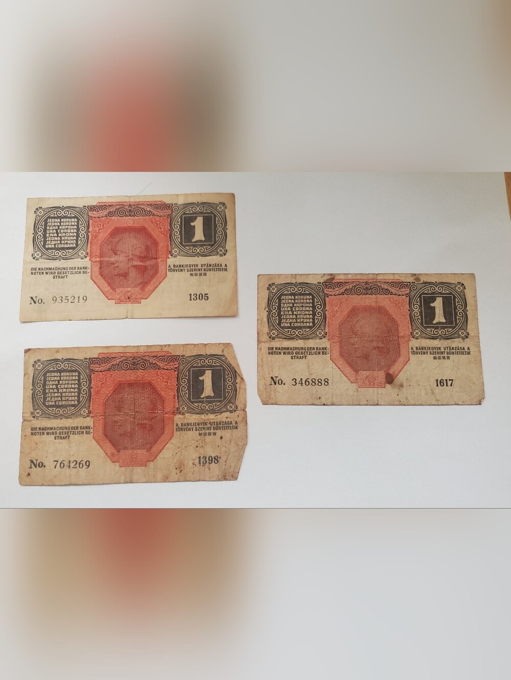 Lot Of 3 Vintage One Korona Banknote Set - Black & Coral Accents